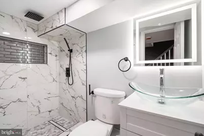 226 N Ellwood Avenue, Baltimore, MD 21224 - Photo 37