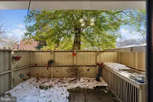 28 Bouton Green Ct, Baltimore, MD 21210 - Photo 9