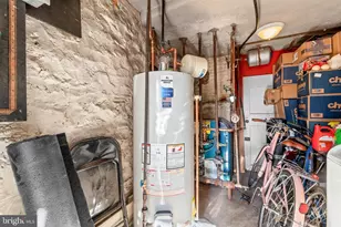 211 E 33rd St, Baltimore, MD 21218 - Photo 41