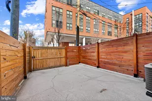 412 E Lanvale St, Baltimore, MD 21202 - Photo 27