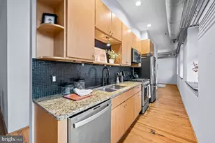 104 W Madison St, Baltimore, MD 21201 - Photo 15