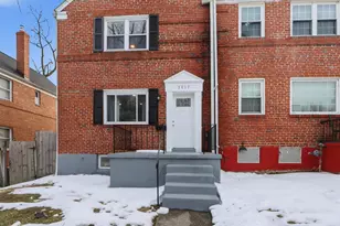 3917 Stokes Dr, Baltimore, MD 21229 - Photo 1