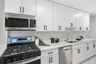 3917 Stokes Dr, Baltimore, MD 21229 - Photo 9