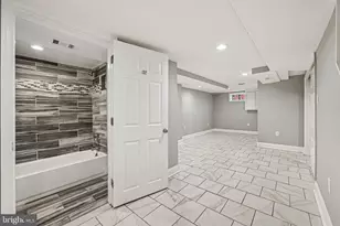 38 Upmanor Rd, Baltimore, MD 21229 - Photo 25