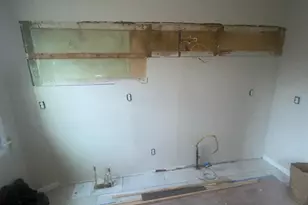 3306 W Franklin St, Baltimore, MD 21229 - Photo 5