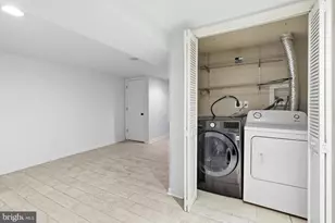 2302 Mt Royal Terrace, Baltimore, MD 21217 - Photo 27