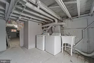 814 N Curley St, Baltimore, MD 21205 - Photo 29