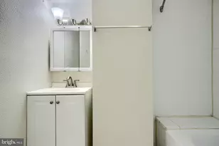 327 S Fremont Ave, Baltimore, MD 21230 - Photo 25