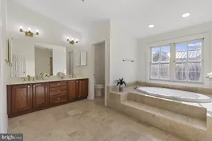 1256 Dockside Cir, Baltimore, MD 21224 - Photo 15