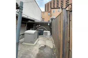 1110 Cathedral St, Baltimore, MD 21201 - Photo 11