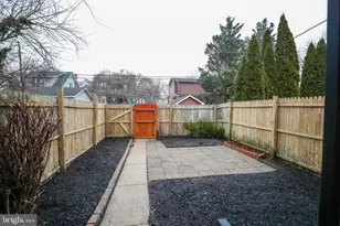 241 Medwick Garth E, Baltimore, MD 21228 - Photo 45