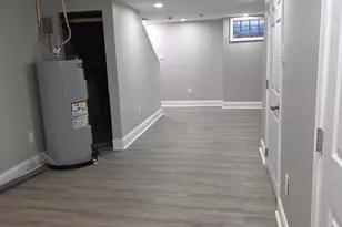 1042 Ellicott Dr, Baltimore, MD 21216 - Photo 11