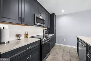 2702 Lighthouse Point E, Baltimore, MD 21224 - Photo 11