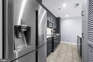 2702 Lighthouse Point E, Baltimore, MD 21224 - Photo 13