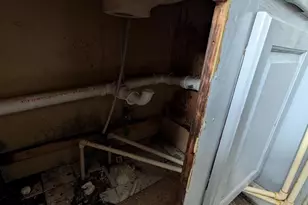 411 S Mount Street S, Baltimore, MD 21223 - Photo 15