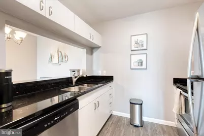 100 Harborview Drive #305, Baltimore, MD 21230 - Photo 11