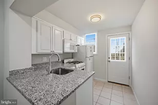 605 Lyndhurst St, Baltimore, MD 21229 - Photo 3