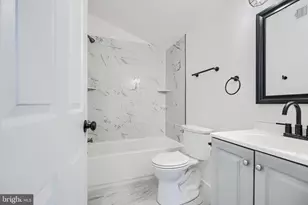 7 S Carrollton Ave, Baltimore, MD 21223 - Photo 17