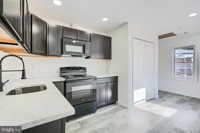 7 S Carrollton Avenue, Baltimore, MD 21223 - Photo 3