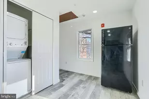 7 S Carrollton Ave, Baltimore, MD 21223 - Photo 9