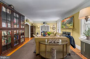 102 W 39th St, Baltimore, MD 21210 - Photo 3