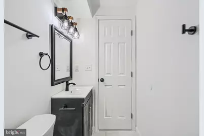7 S Carrollton Avenue, Baltimore, MD 21223 - Photo 13
