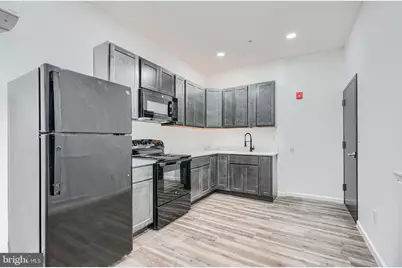 7 S Carrollton Avenue, Baltimore, MD 21223 - Photo 5