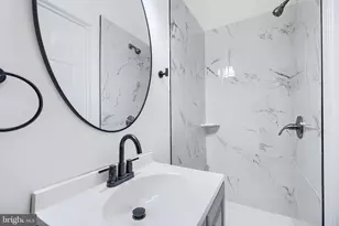 7 S Carrollton Ave, Baltimore, MD 21223 - Photo 9