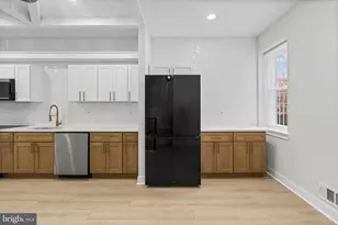 727 E 20th St, Baltimore, MD 21218 - Photo 27