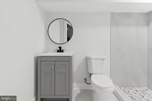 727 E 20th St, Baltimore, MD 21218 - Photo 33