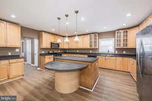 4021 Barrington Rd, Baltimore, MD 21207 - Photo 9