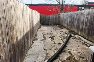 519 E 28th Street E, Baltimore, MD 21218 - Photo 23