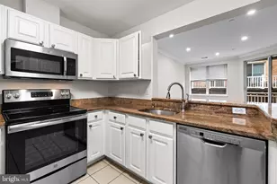 23 Pierside Dr, Baltimore, MD 21230 - Photo 7