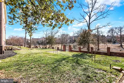 818 W University Parkway, Baltimore, MD 21210 - Photo 11