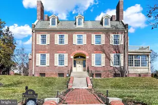 818 W University Pkwy, Baltimore, MD 21210 - Photo 3