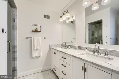 228 S Washington Street, Baltimore, MD 21231 - Photo 29