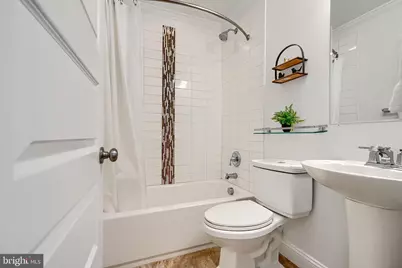 228 S Washington Street, Baltimore, MD 21231 - Photo 39