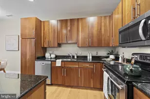 2772 Lighthouse Point E, Baltimore, MD 21224 - Photo 5