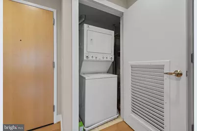 2772 Lighthouse Point E #303, Baltimore, MD 21224 - Photo 25