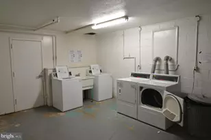 4407 Falls Bridge Dr, Baltimore, MD 21211 - Photo 11