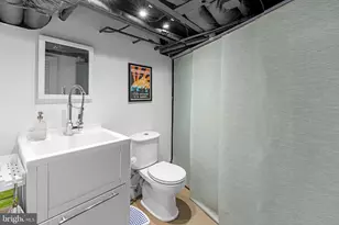 217 W 27th Street W, Baltimore, MD 21211 - Photo 31