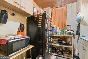 112 E 20th St, Baltimore, MD 21218 - Photo 9