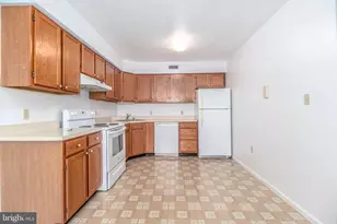 215 S Eaton St, Baltimore, MD 21224 - Photo 7