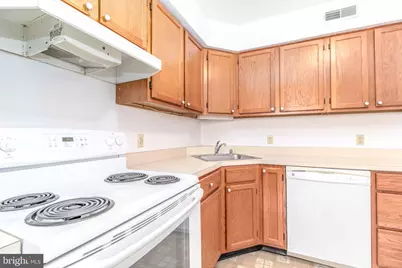 215 S Eaton Street, Baltimore, MD 21224 - Photo 9