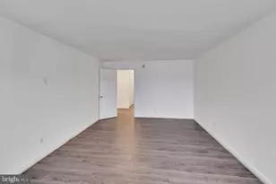 3601 Clarks Ln, Baltimore, MD 21215 - Photo 17