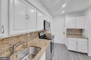 3601 Clarks Ln, Baltimore, MD 21215 - Photo 5