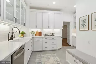 3953 Cloverhill Rd, Baltimore, MD 21218 - Photo 3