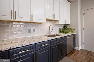 2772 Lighthouse Point E, Baltimore, MD 21224 - Photo 23