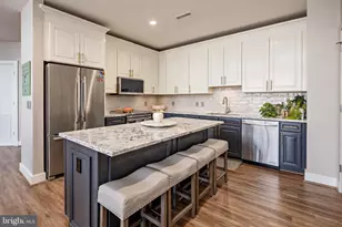 2772 Lighthouse Point E, Baltimore, MD 21224 - Photo 19