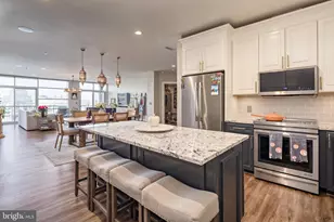 2772 Lighthouse Point E, Baltimore, MD 21224 - Photo 21